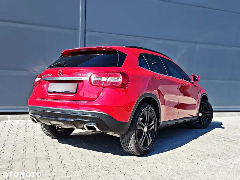 Mercedes-Benz GLA 250 4-Matic - 7