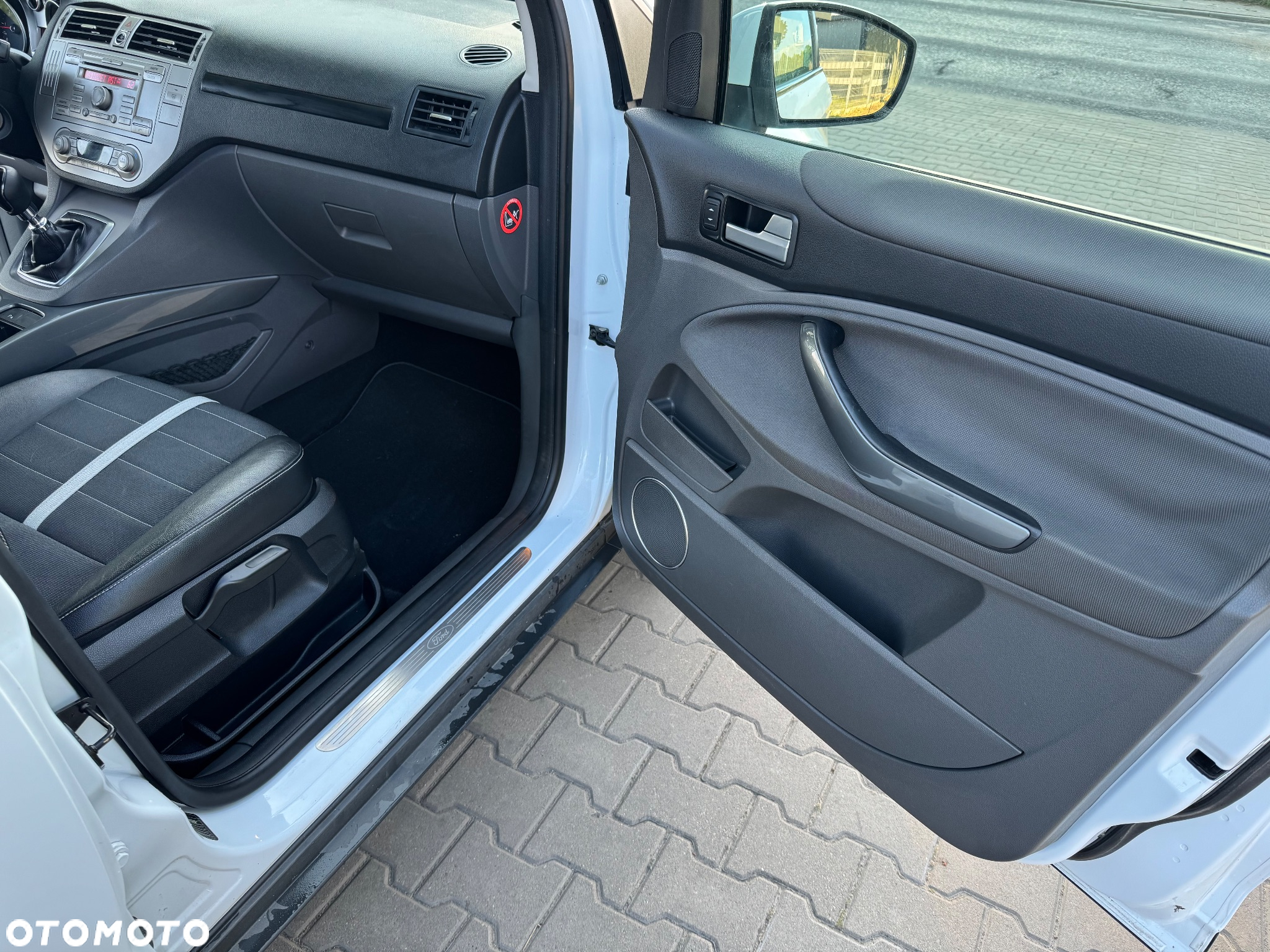 Ford Kuga 2.0 TDCi 2x4 Titanium - 17