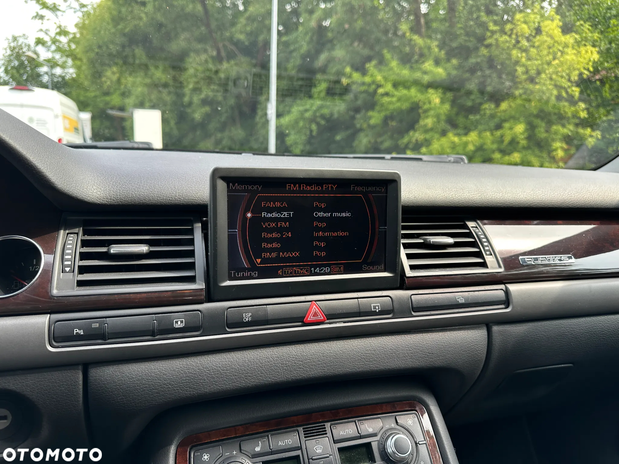 Audi A8 4.2 L Quattro - 14