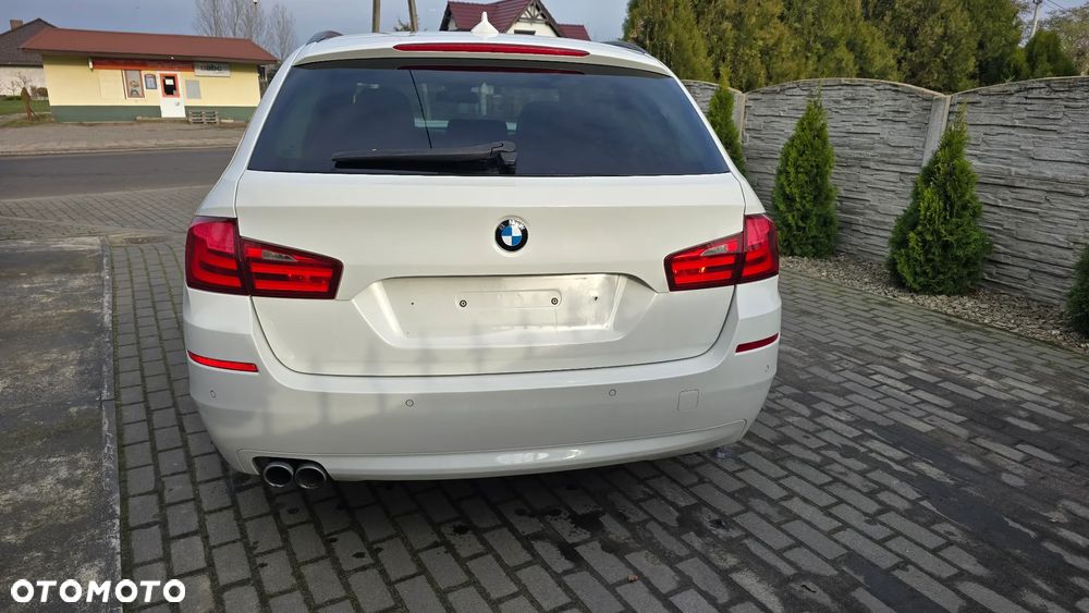 BMW Seria 5 525d - 14