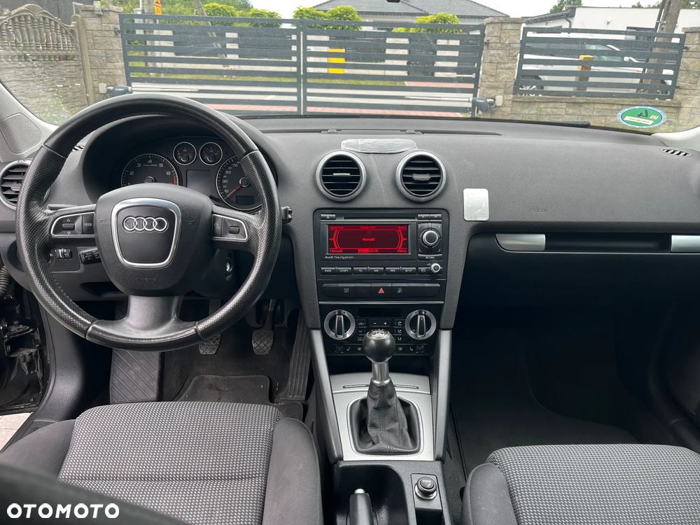Audi A3 Sportback 1.8 TFSI Attraction - 8