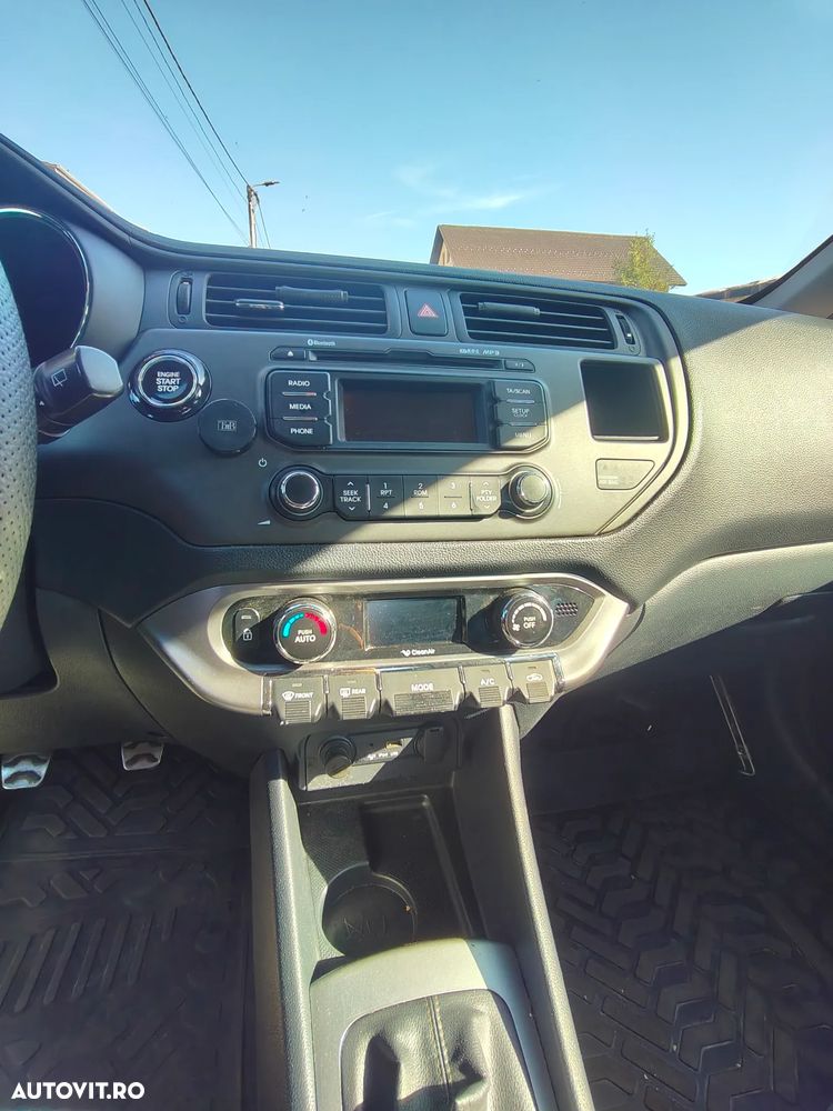Kia Rio 1.4 DSL Base - 8