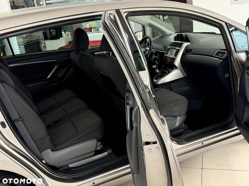 Toyota Verso 1.6 D-4D Prestige - 8