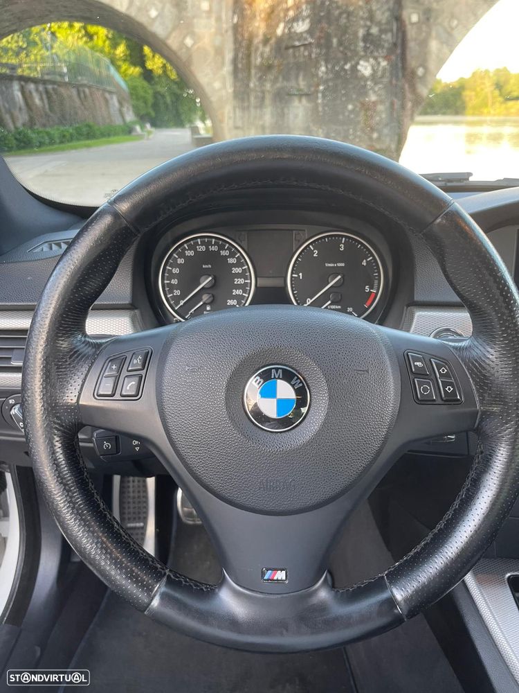 BMW 320 d M Sport Edition - 4