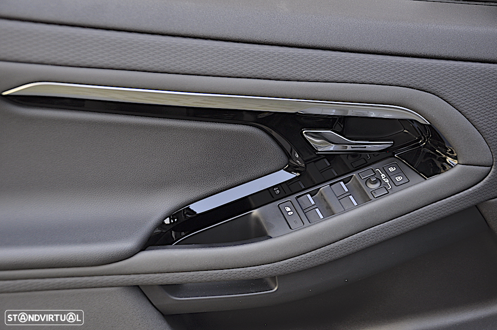 Land Rover Range Rover Evoque 1.5 P300e AWD R-Dynamic S Auto - 17