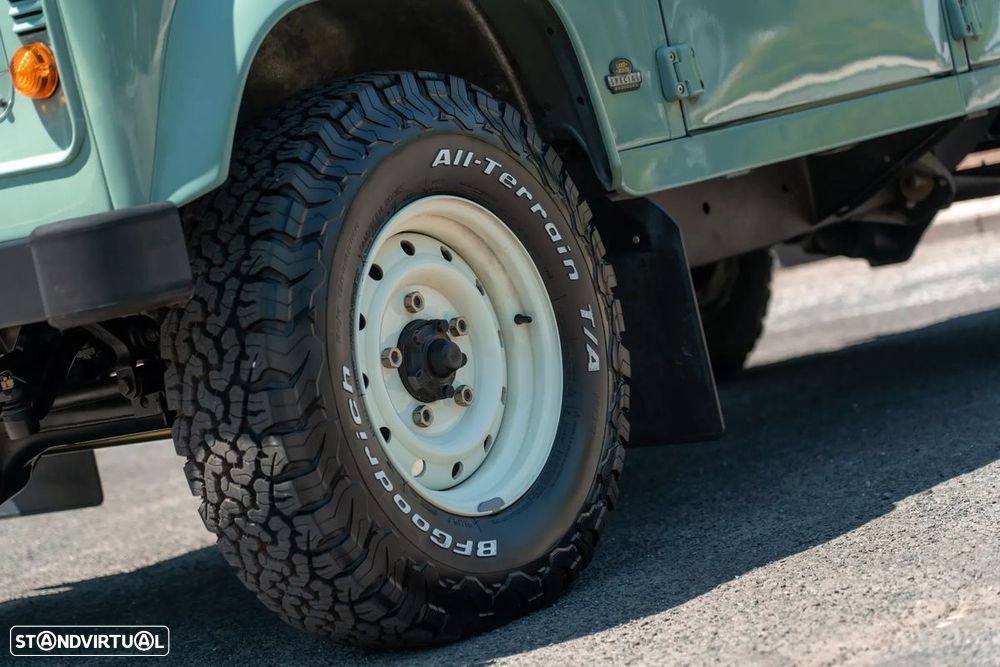 Land Rover Defender 110 SW 2.5 Td5 SE - 2