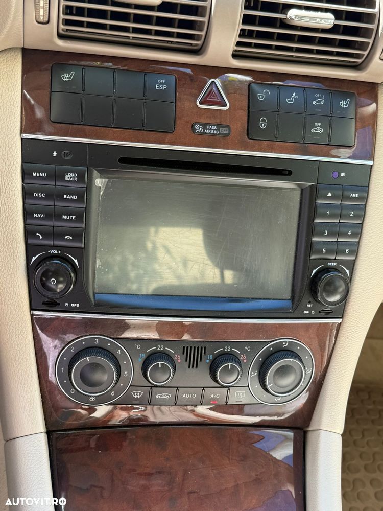 Mercedes-Benz C - 12