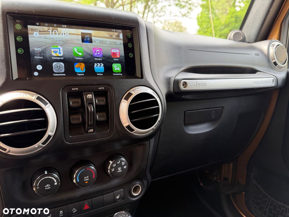 Jeep Wrangler Unlimited 3.8 Sahara - 27