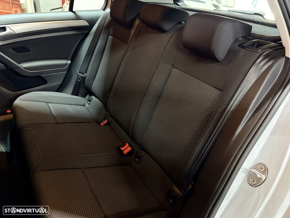 VW Golf 1.0 TSI Confortline - 8