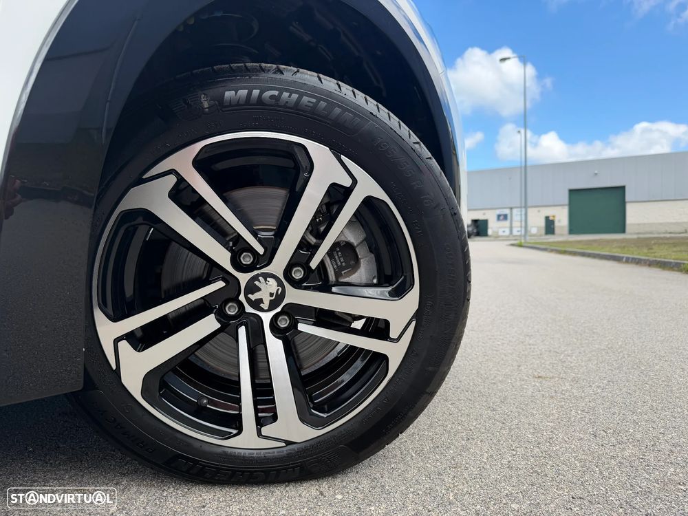 Peugeot e-208 Active - 16