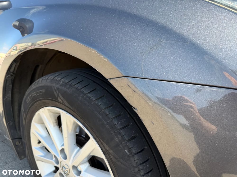 Toyota Avensis 1.8 Sol NAVI MS - 31