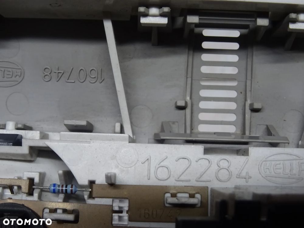 OPEL ASTRA H ZAFIRA B LAMPKA OŚWIETLENIE ŚWIATEŁKO WNĘTRZA KABINY - 16