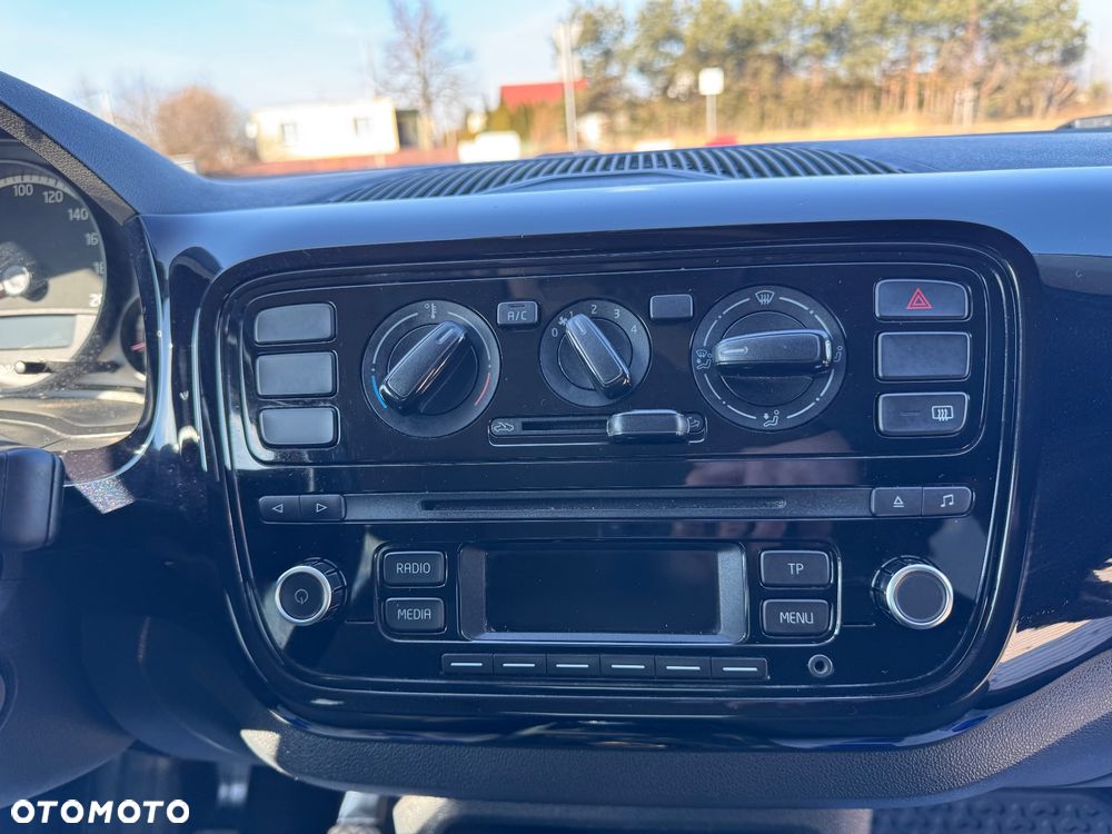 Volkswagen up! 1.0 street - 12