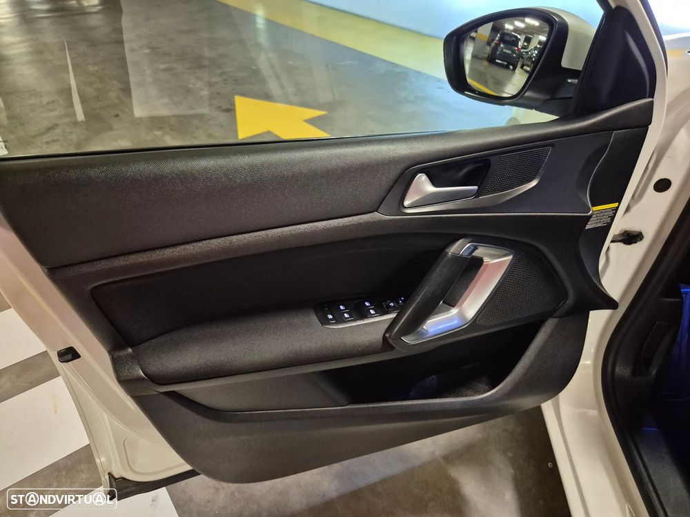 Peugeot 308 SW 1.6 BlueHDi Style - 24