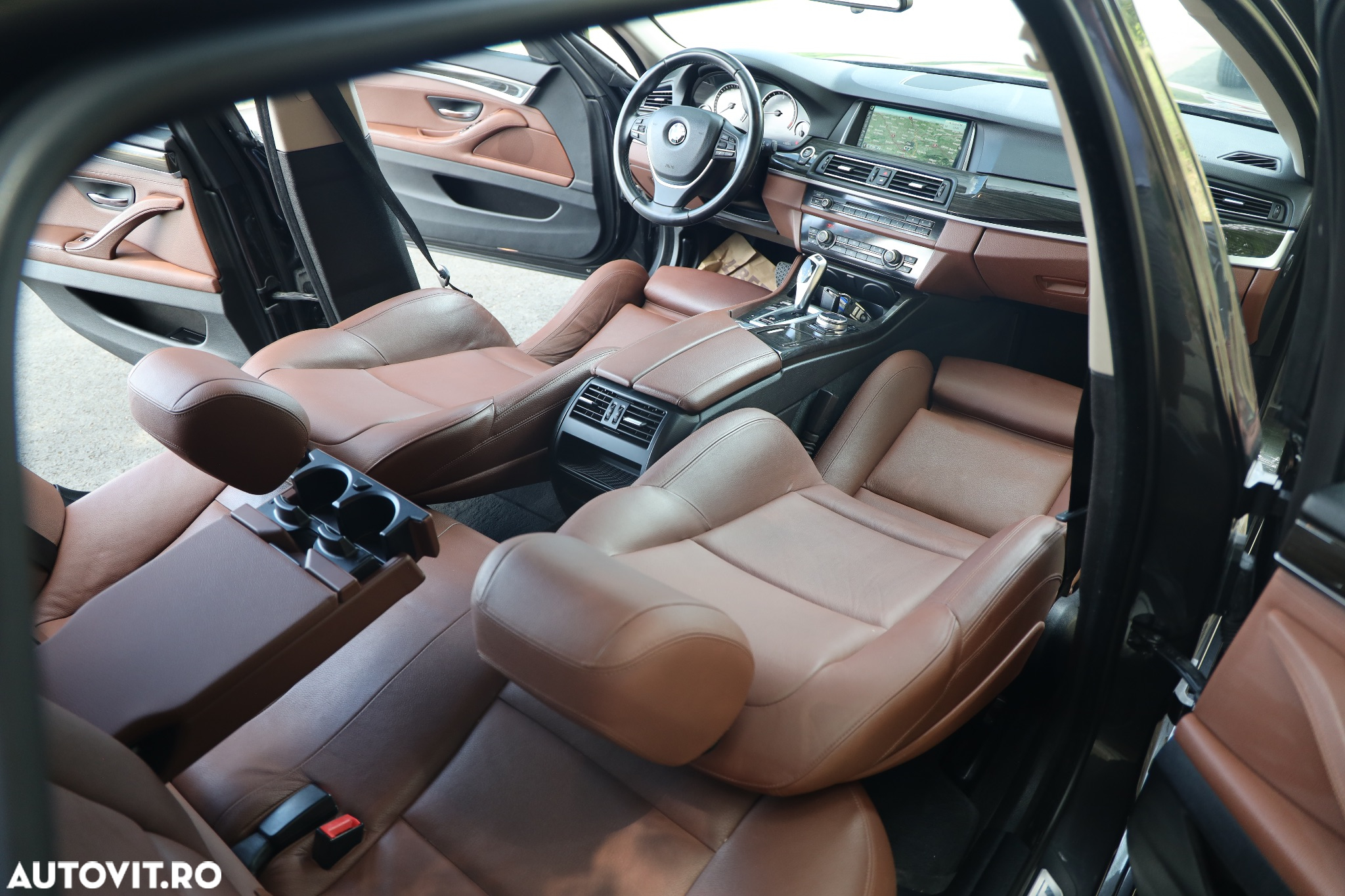 BMW Seria 5 520i Touring Aut. Luxury Line - 28