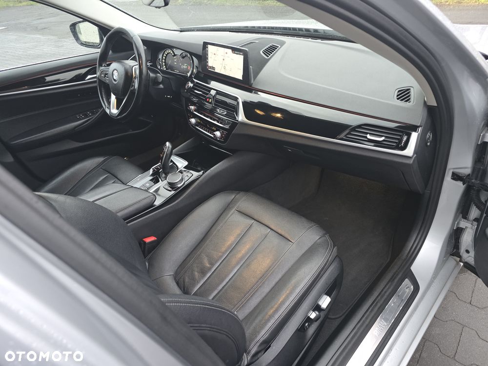 BMW Seria 5 520d - 30