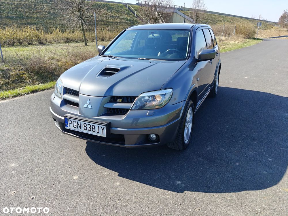 Mitsubishi Outlander 2.0 Turbo - 1