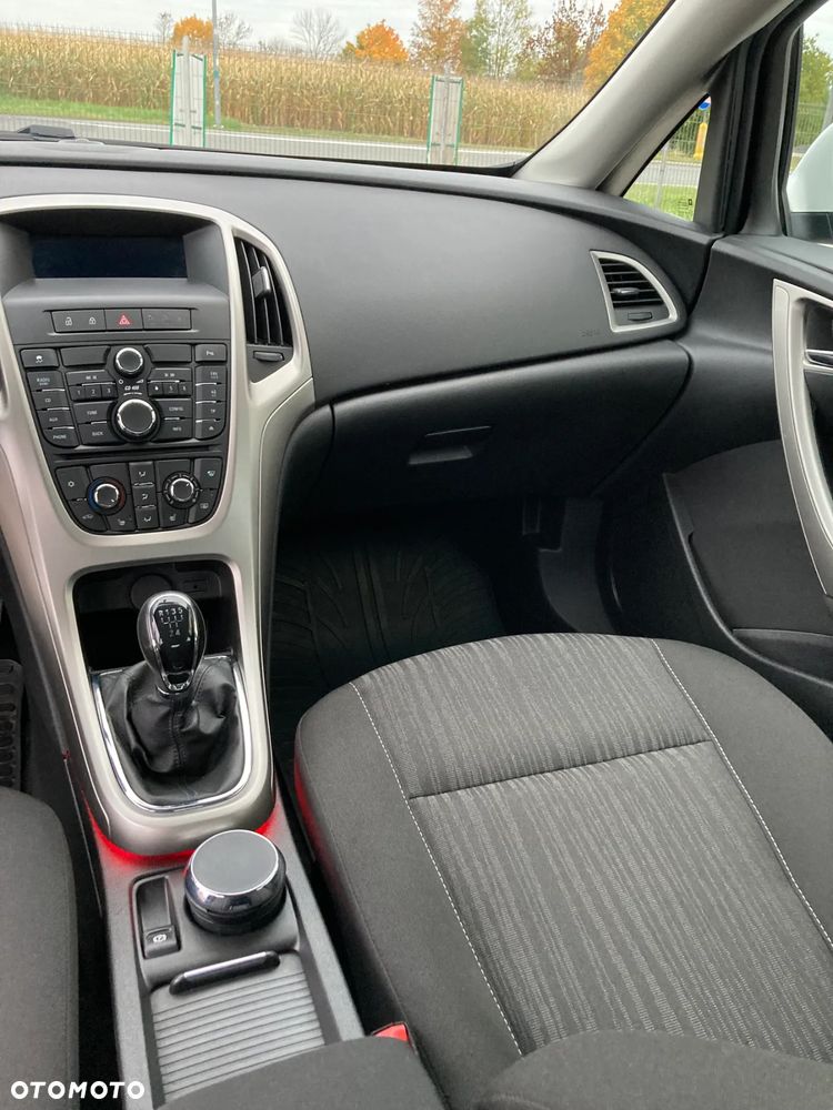 Opel Astra 1.4 EcoFLEX Cosmo - 9