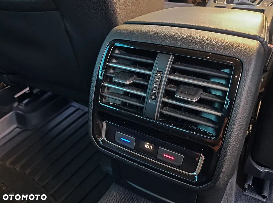 Volkswagen Passat - 18