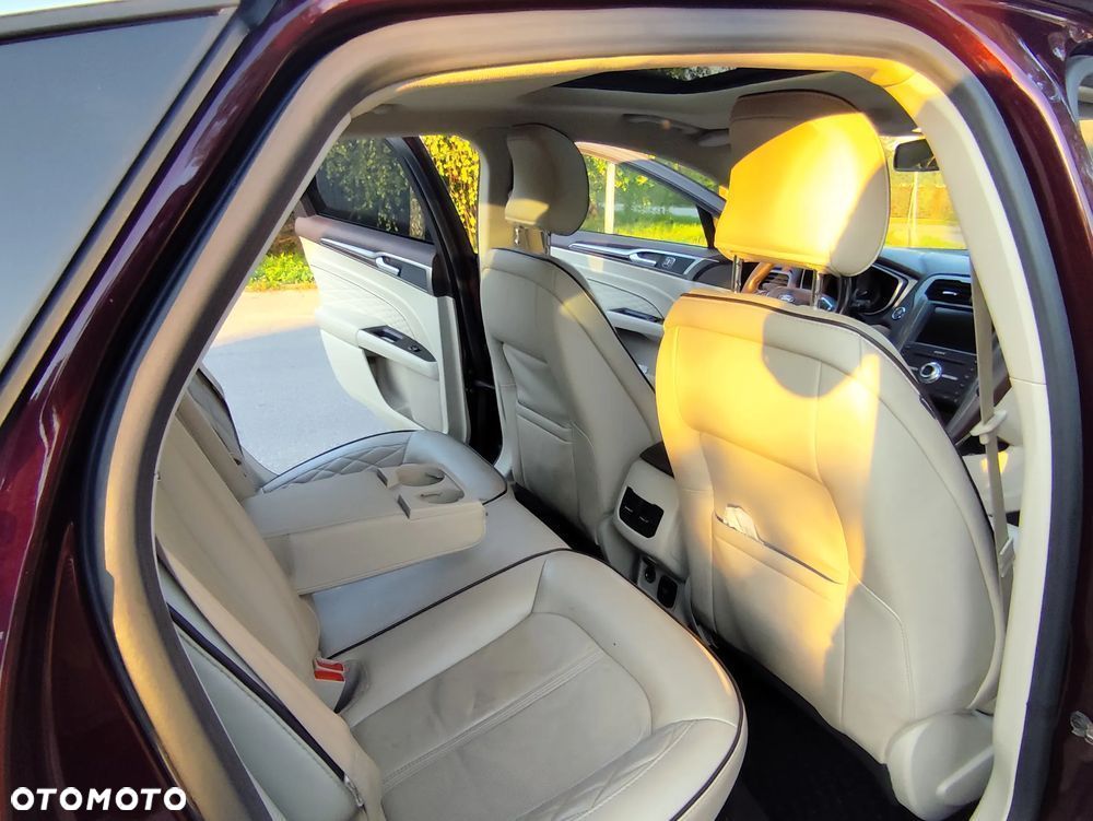 Ford Fusion 2.0 EcoBoost Titanium - 27