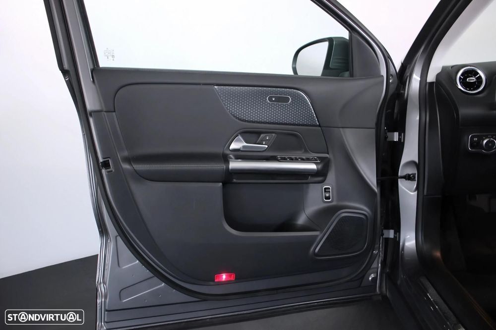 Mercedes-Benz GLA 200 Progressive - 5