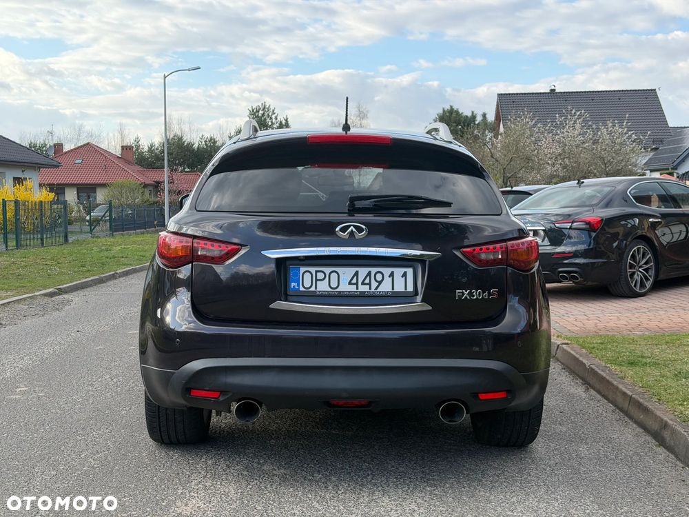 Infiniti FX FX30d S - 4