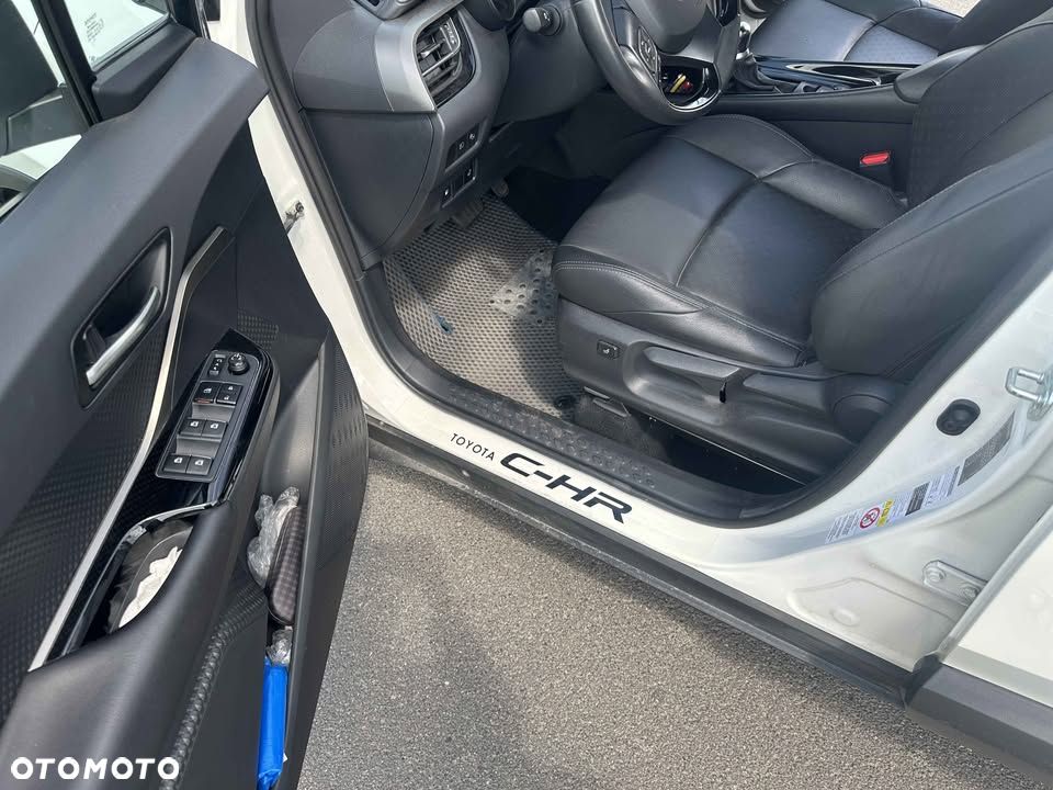Toyota C-HR - 13