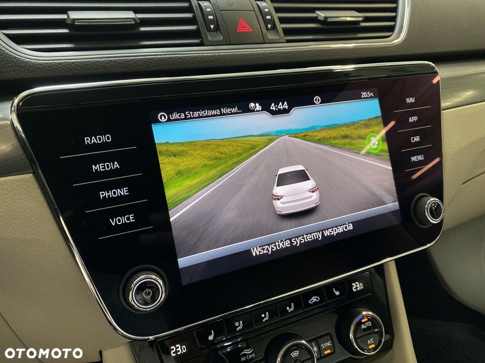 Skoda Superb 2.0 TDI SCR Style DSG - 25