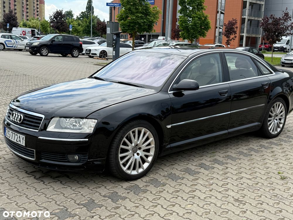 Audi A8 4.2 Quattro - 1