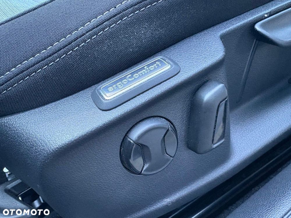 Volkswagen Passat 2.0 TDI EVO Business DSG - 20