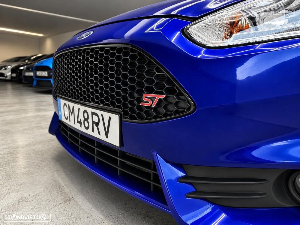 Ford Fiesta 1.6 EcoBoost c/ Pack Pele Desportiva ST - 28