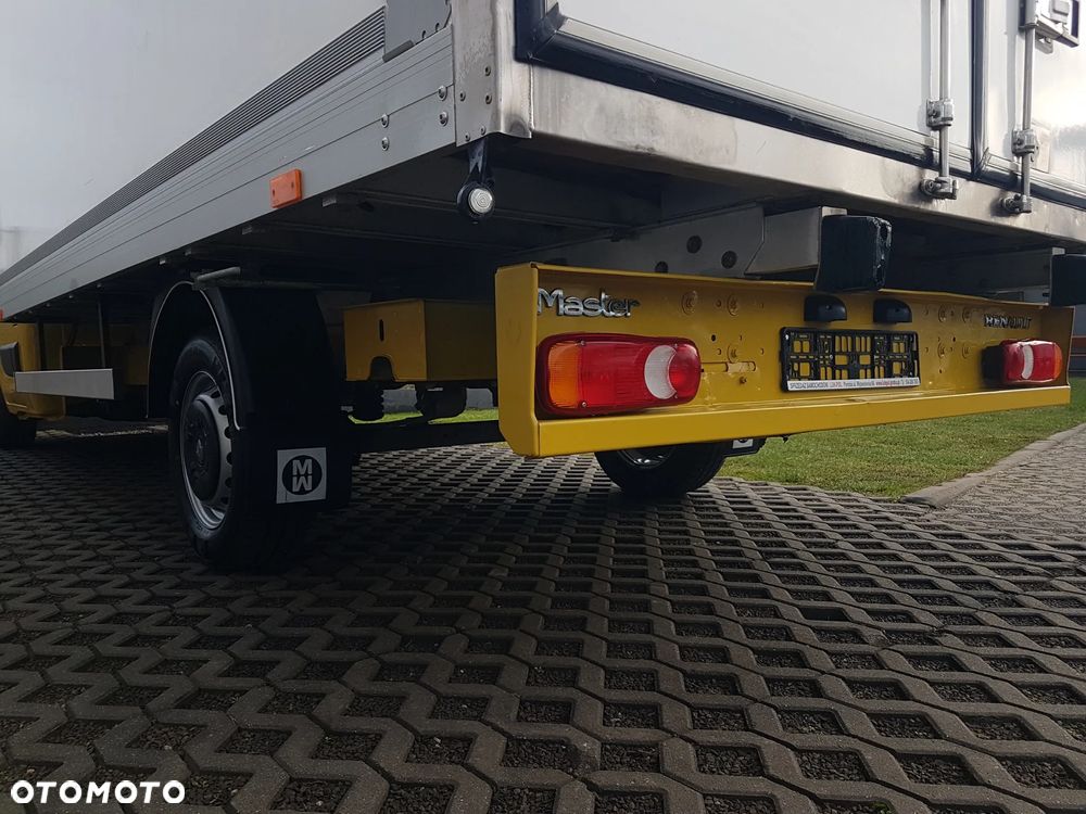 Renault MASTER KONTENER 8EP 4,22x2,23x2,24 KLIMA KRAJOWY MANUAL  6-BIEGÓW - 25