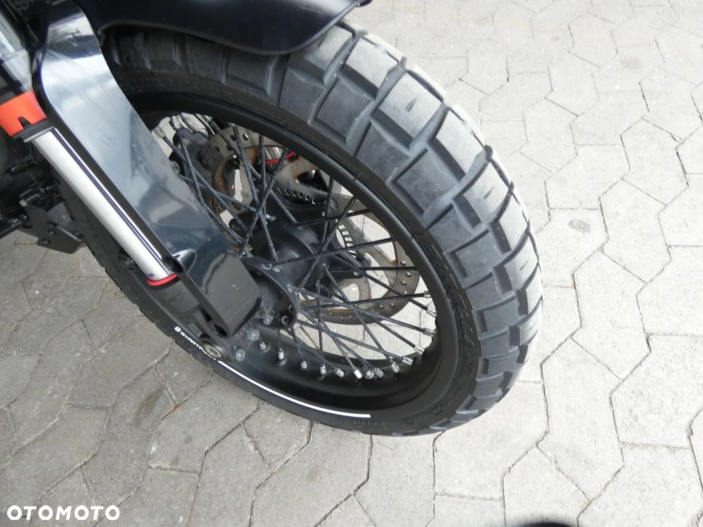 Husqvarna Svartpilen - 15