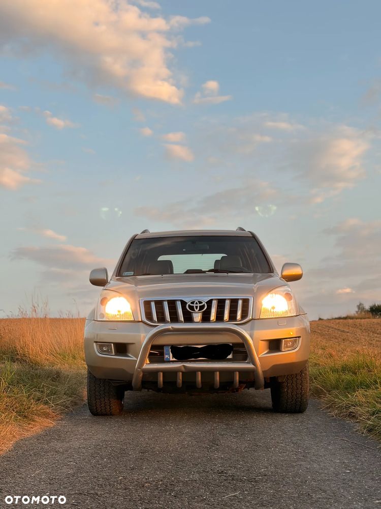 Toyota Land Cruiser - 2