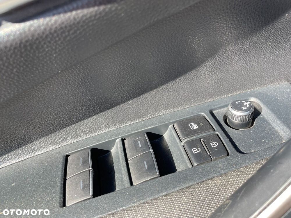 Toyota Corolla 1.8 Hybrid Comfort - 25