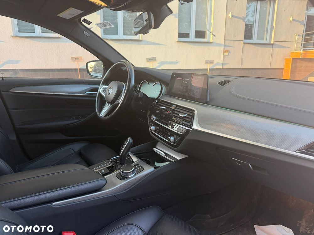 BMW Seria 5 530i xDrive M Sport Edition - 7