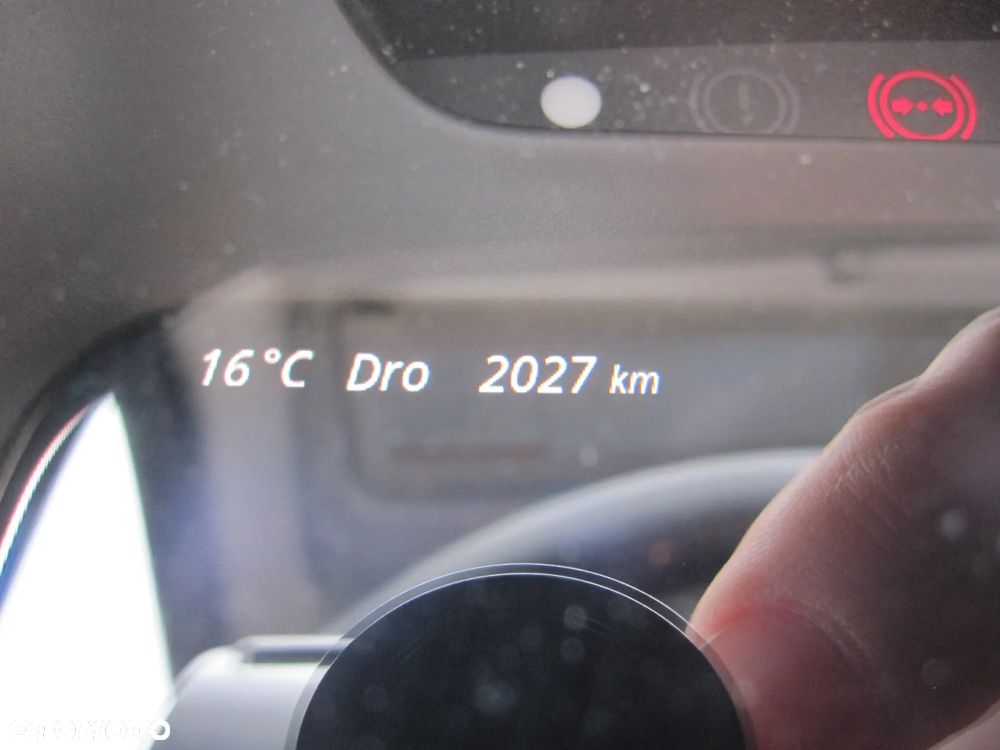 Mitsubishi Fuso eCanter 4C15E - 6