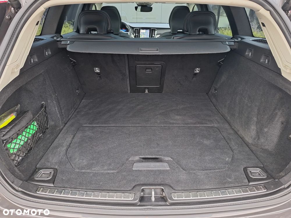 Volvo V60 Cross Country Ultimate B5 B AWD - 13