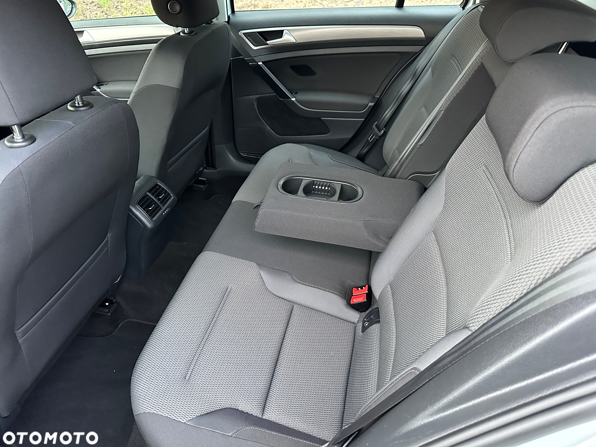 Volkswagen Golf - 16