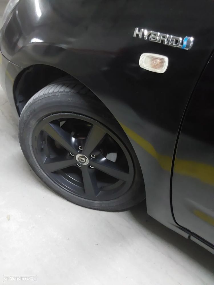 Toyota Prius - 1