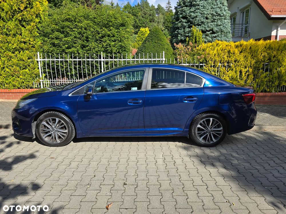 Toyota Avensis 1.8 Premium - 3