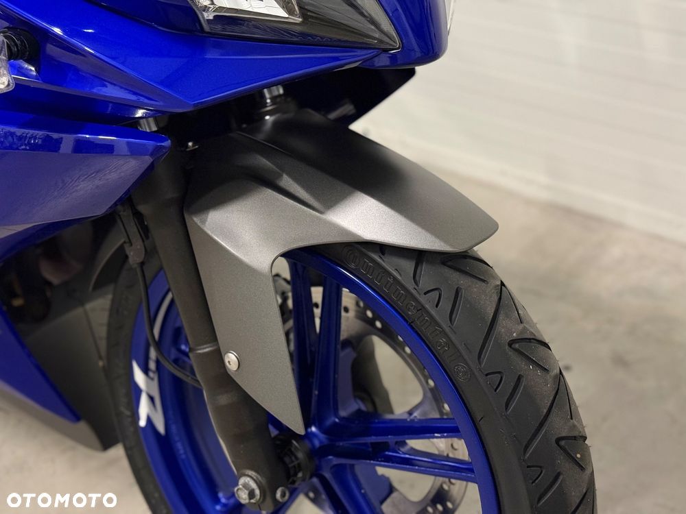 Yamaha YZF - 8