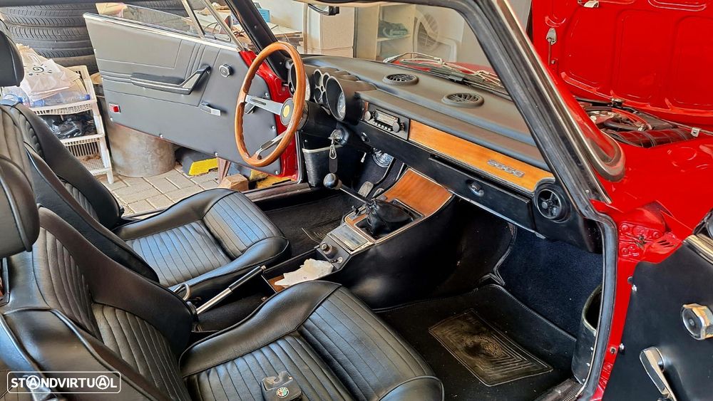 Alfa Romeo 2000 GTV - 12