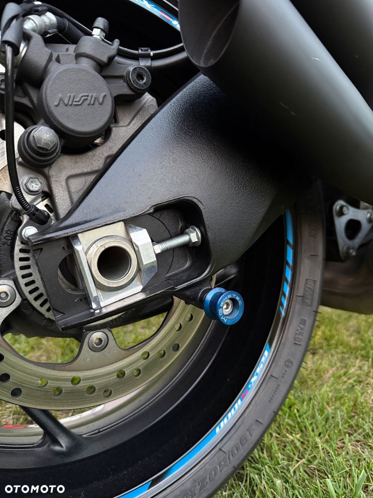 Suzuki GSX 1000 - 17