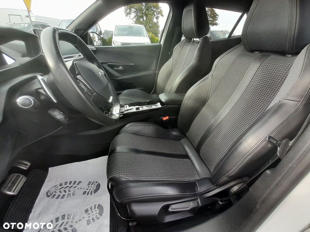 Peugeot 2008 1.2 PureTech GT S&S EAT8 - 17