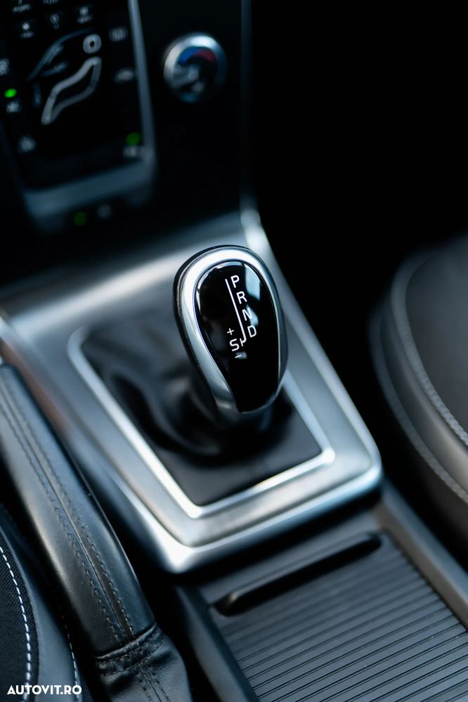 Volvo V40 T4 Powershift Momentum - 21