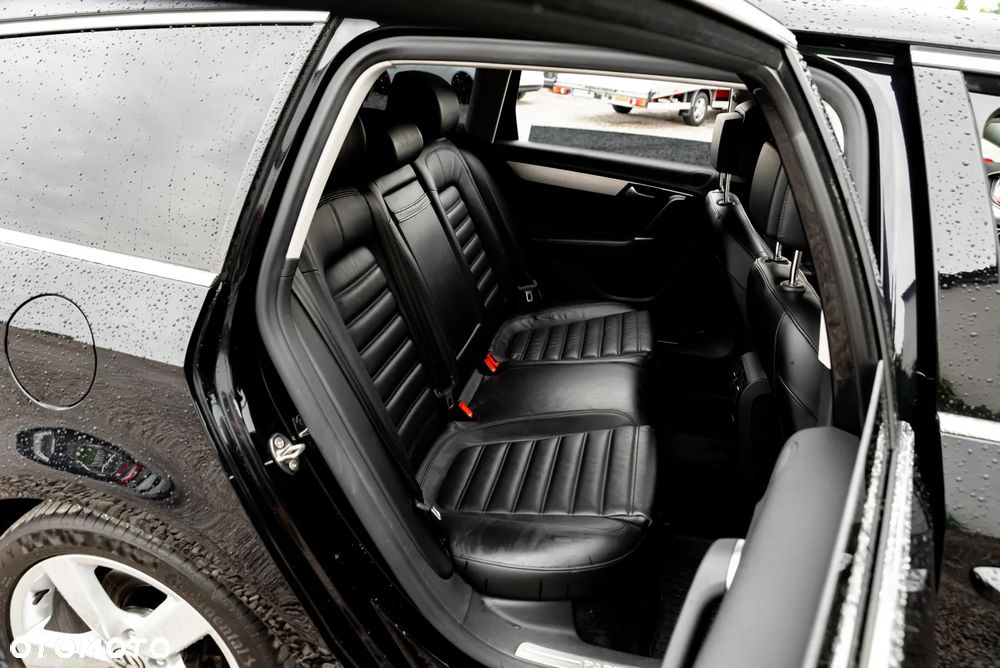 Volkswagen Passat Variant 2.0 TSI Highline - 25