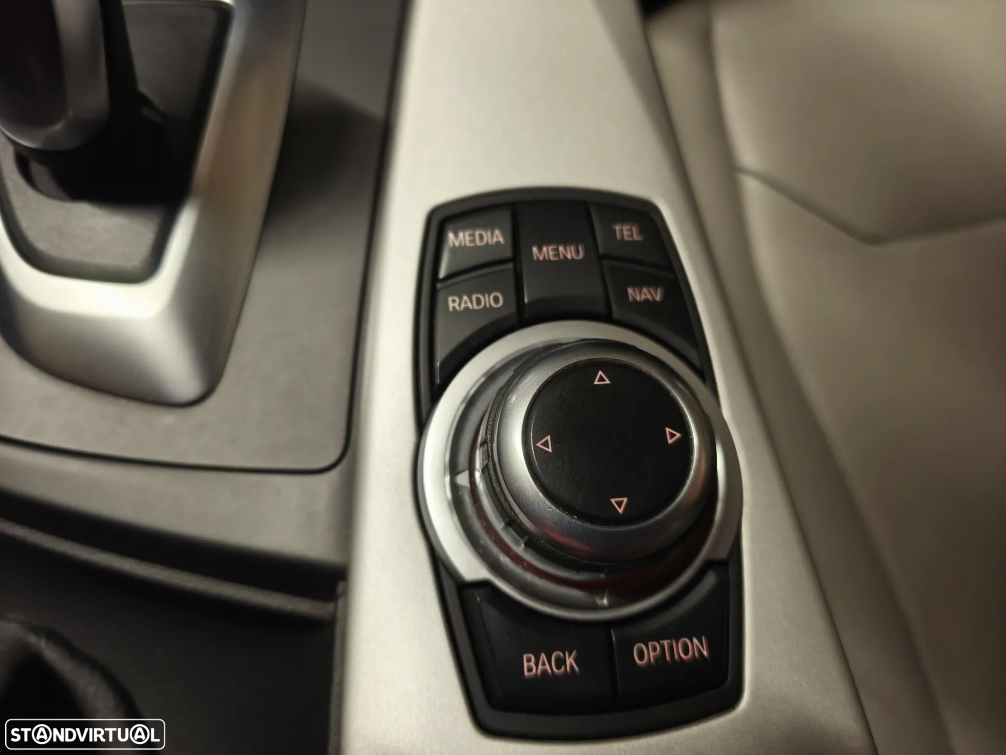 BMW 320 d Auto Line Sport - 9