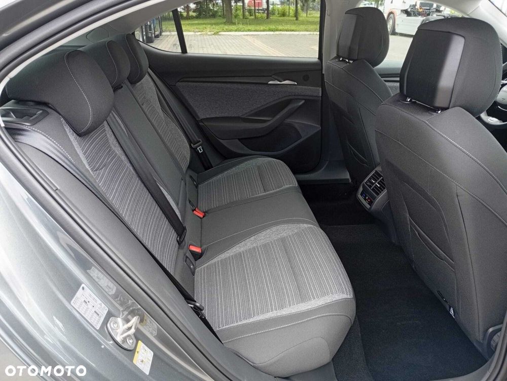 Skoda Superb 2.0 TDI SCR Edition 130 DSG - 24