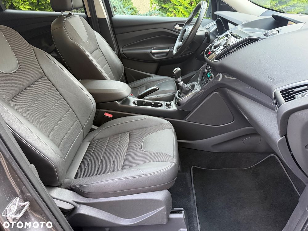 Ford Kuga - 35